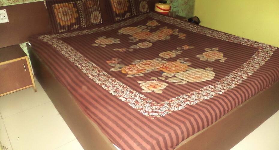 Hotel Divya Palace Guest House, Ahmedabad 2